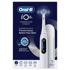 Oral-B iO6 White elektromos fogkefe + utazótok + pótfejtartó -1 db kisképe