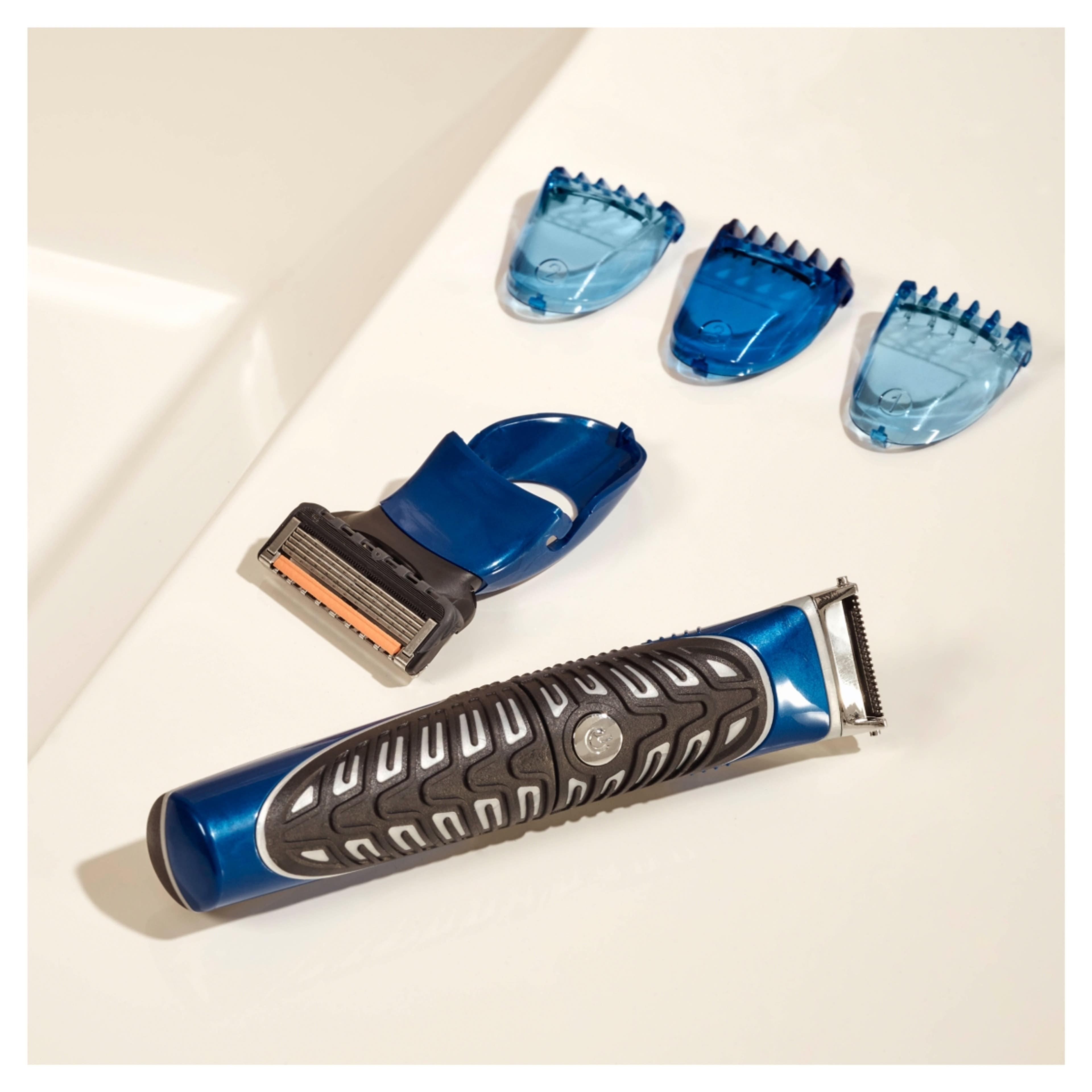 Gillette 4az1-ben borotvkészülék + 1 borotvafej - 1 db-3