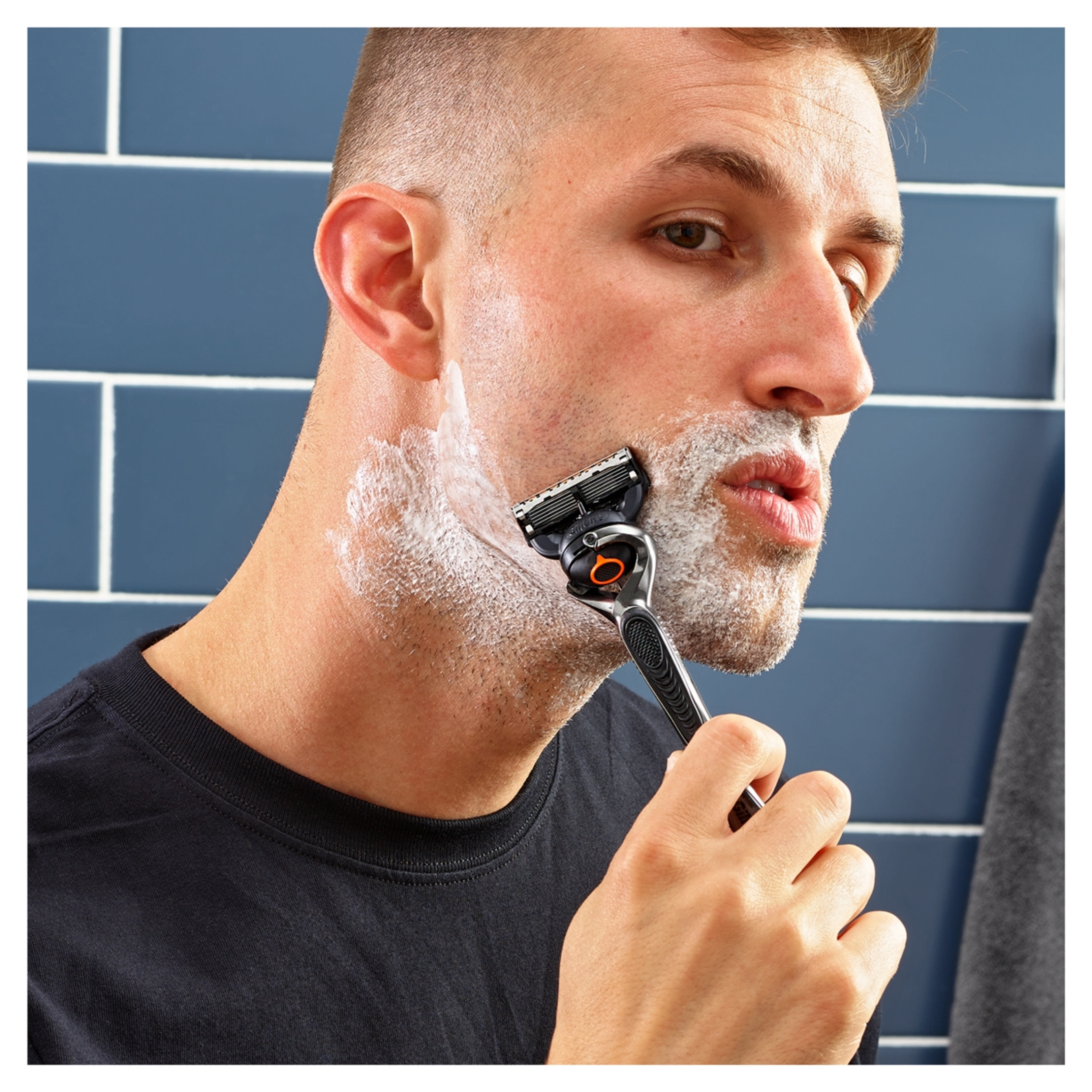Gillette ProGlide férfi borotvakészülék és 10 db borotvabetét - 1 db-2