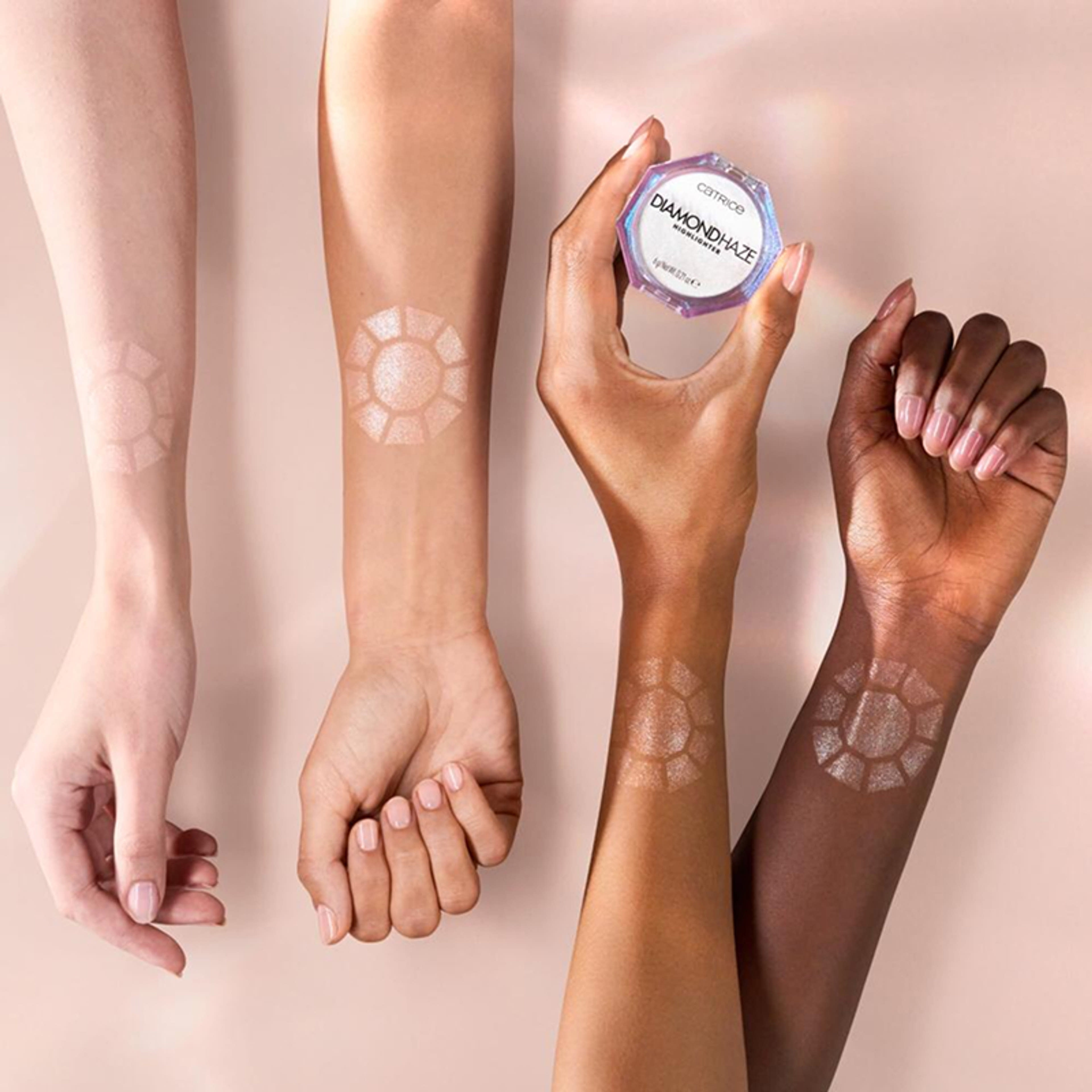 Catrice Diamond Haze highlighter /010 - 1 db-4