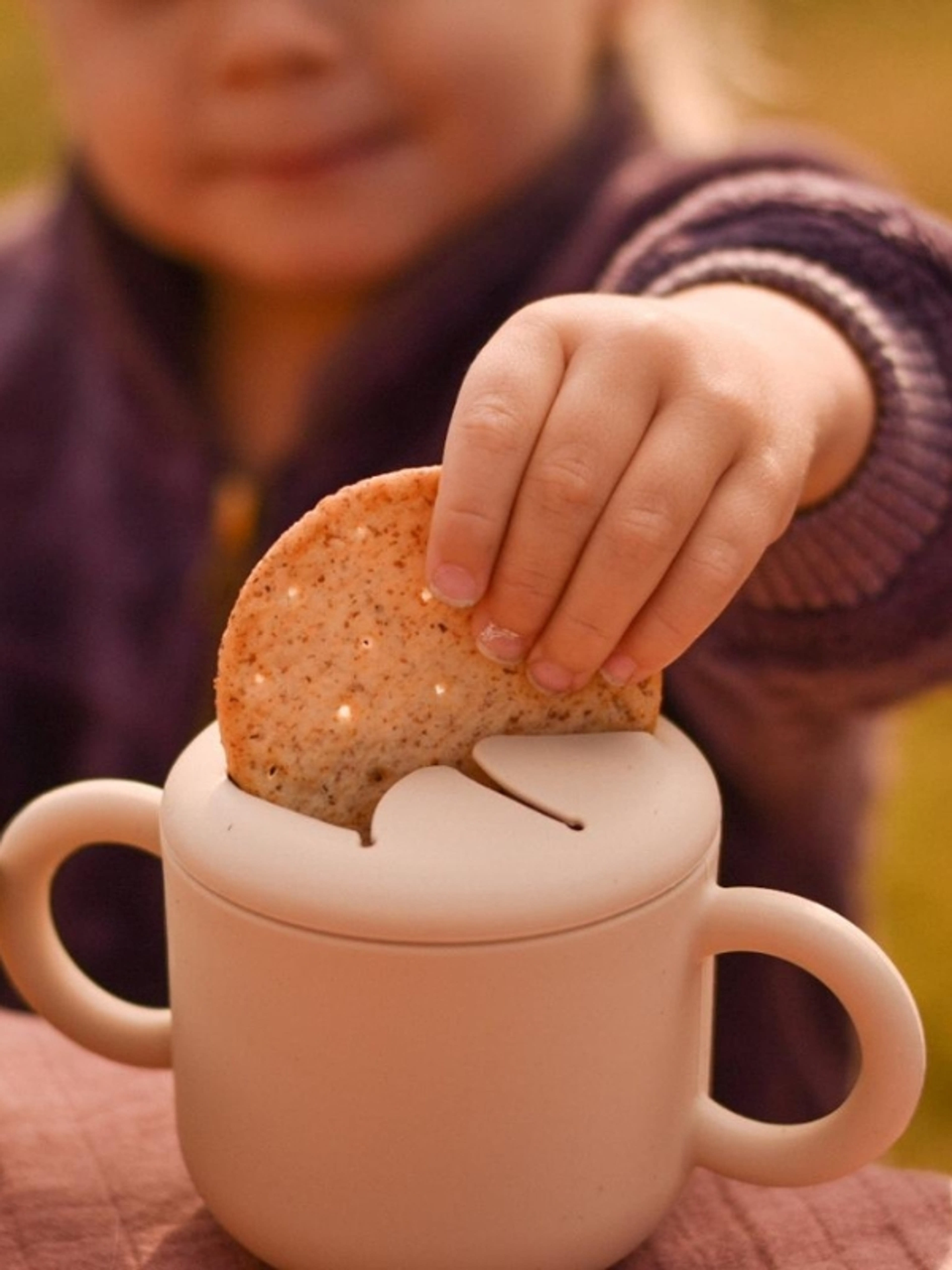 Baby Elsa szilikon nasi pohár /cupcake - 230 ml-2